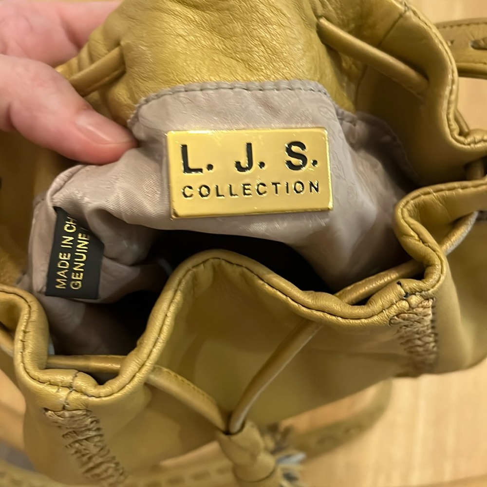 L.J.S. Collection Leather Purse - Picture 3 of 4